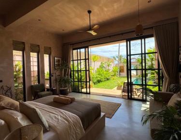 Villa - Beach Front
