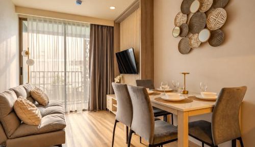 One-Bedroom Apartment with Balcony
