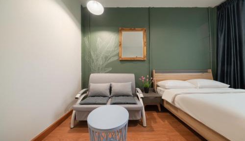 Standard Queen Room