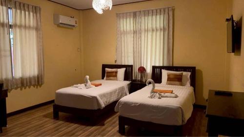 Standard Twin Room