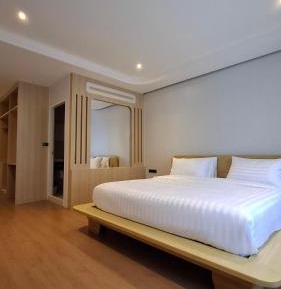 King Room with Balcony