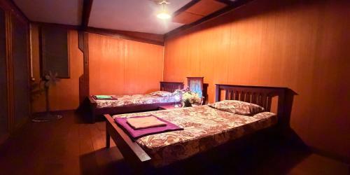 Superior Twin Room with Shared Bathroom