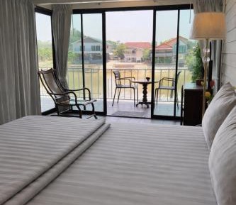 Suite with River View