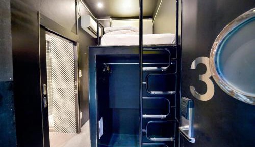Single Room with Shared Bathroom