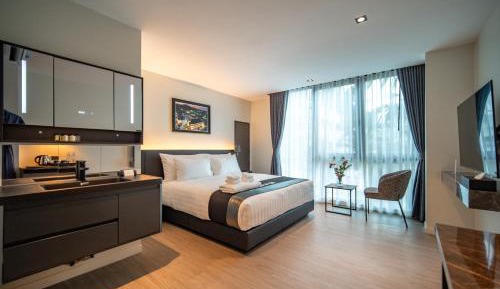 Deluxe King Room