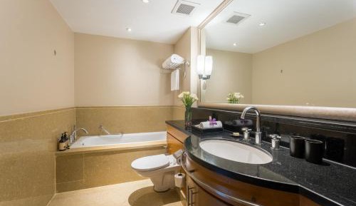 Premier One-Bedroom Apartment