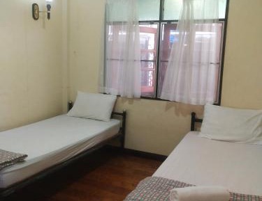 Standard Twin Room with Shared Bathroom