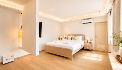 Deluxe Queen Room