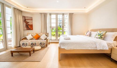 Queen Room with Garden View