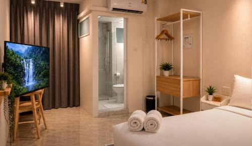 Deluxe One-Bedroom Apartment