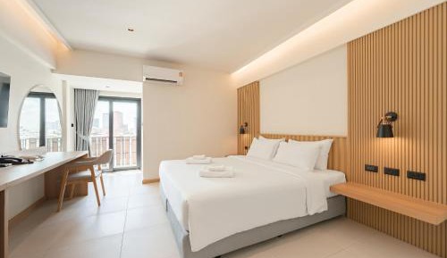 Standard King Room