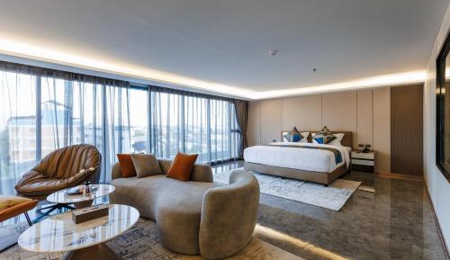 Superior King Suite