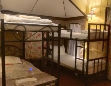 Quadruple Room with Shared Bathroom and Air Conditioning
