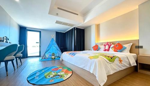 Deluxe Double Room (2 Adults + 1 Child)