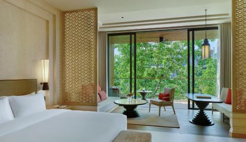 Deluxe King Room with Forest View and Balcony