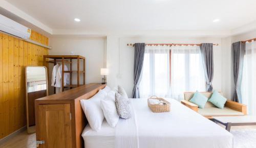 Queen Room with Garden View