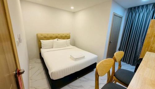 Deluxe Queen Room