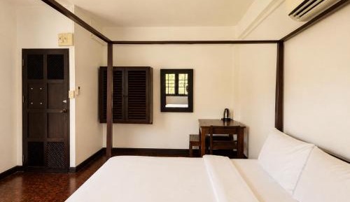 Double or Twin Room with Shared Bathroom