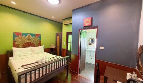 Standard Queen Room
