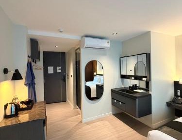 Deluxe King Room