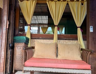 Sticky Rice Barn Mountain and Golden Chedi View with Free One Way Airport Transfer