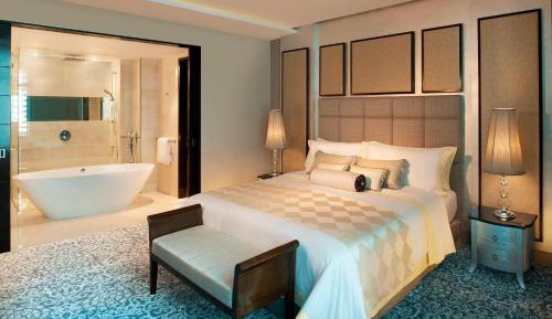 Grand Metropolitan One-Bedroom King Suite