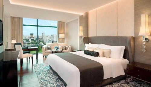 Astor King Room with Golf Course View