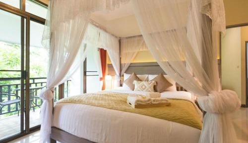 Double Room with Pool View