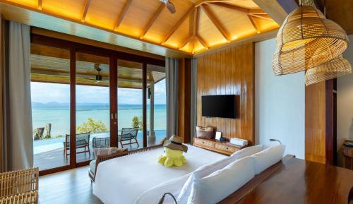 Sine Premier Pool Suite