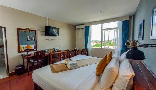 Deluxe Double or Twin Room