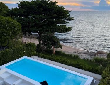 Villa - Beach Front