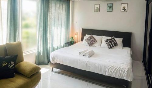 Deluxe King Room