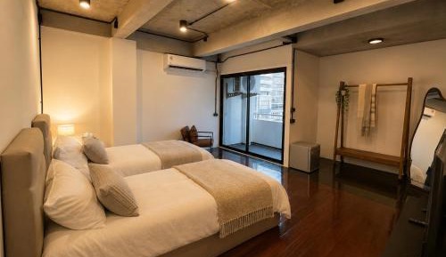 Deluxe Double or Twin Room with City View