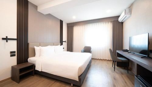 Deluxe King Room - Non-Smoking
