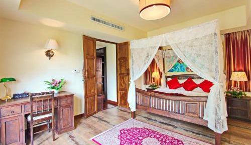 One-Bedroom Suite with Spa Bath