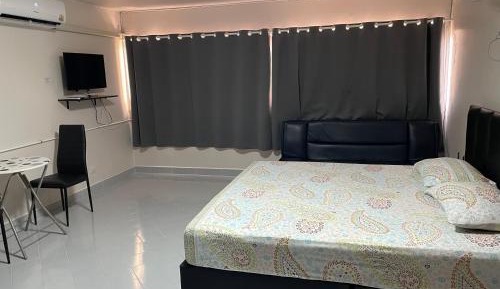 Deluxe Queen Room