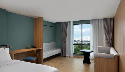 Executive Room with One King and One Single Bed - Non-Smoking