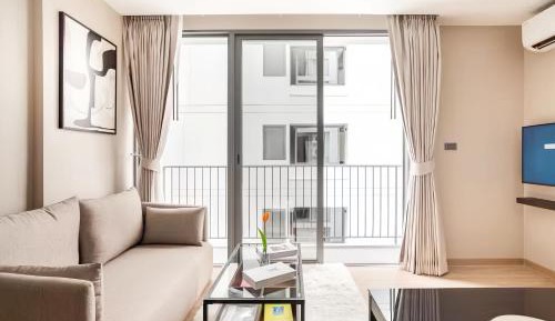 Superior One-Bedroom Apartment