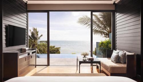 One-Bedroom Tropical Island Pool Villa