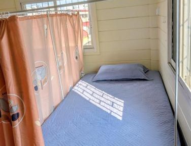 Single Bed in Mixed Dormitory Room
