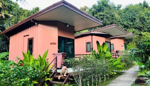 Bungalow with Garden View