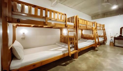 10-Bed Mixed Dormitory Room
