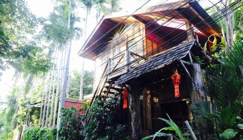 Golden House with Free One Way Airport Transfer