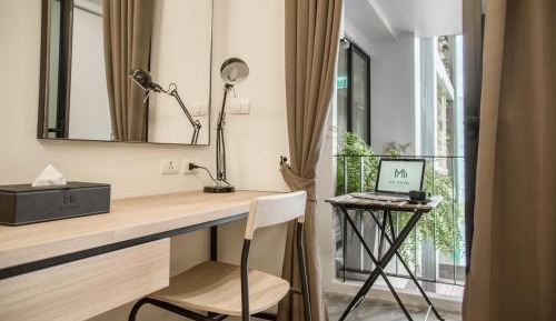 Suite with Pool View