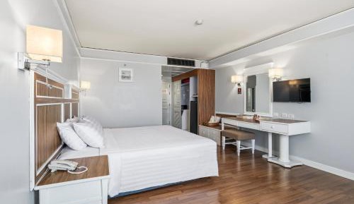 Super Deluxe King Room
