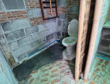 Single Room with Shared Bathroom