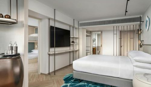 Family room, 1 King, 1 Bunk Beds, Resort view