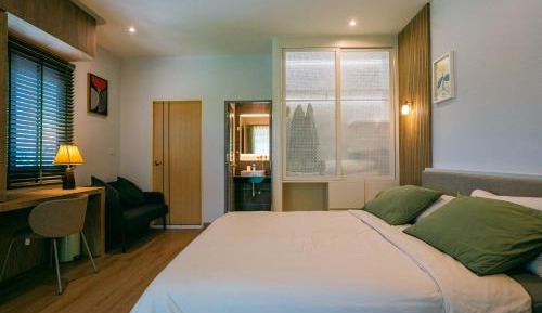 Deluxe King Room