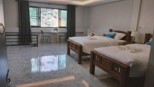 Twin Room with Mountain View