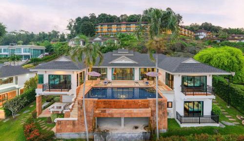 Villa with Sea View